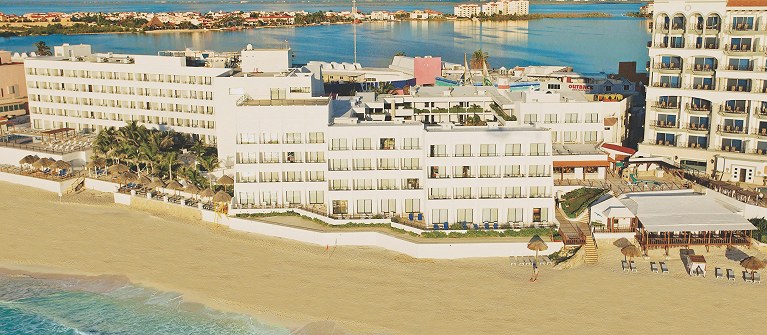 Flamingo Cancun Resort
