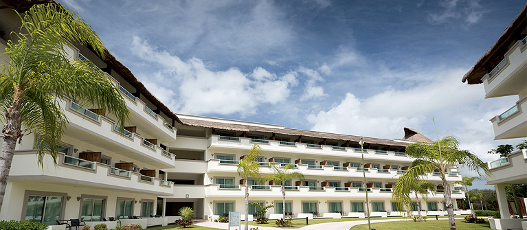 Bluebay Grand Esmeralda
