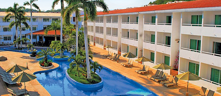 La Isla Huatulco And Beach Club