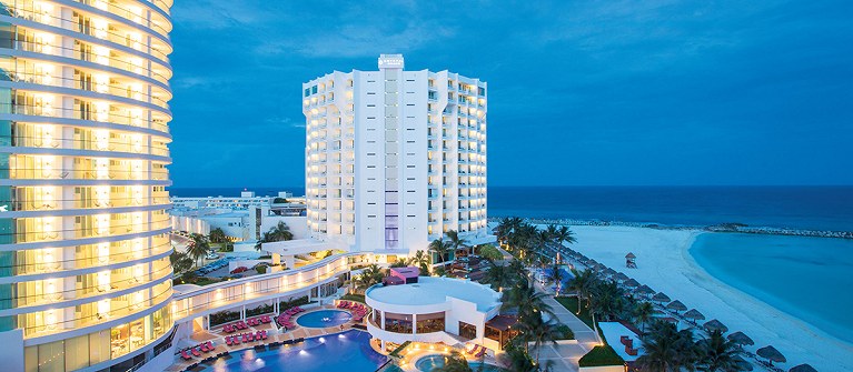 Krystal Grand Cancun
