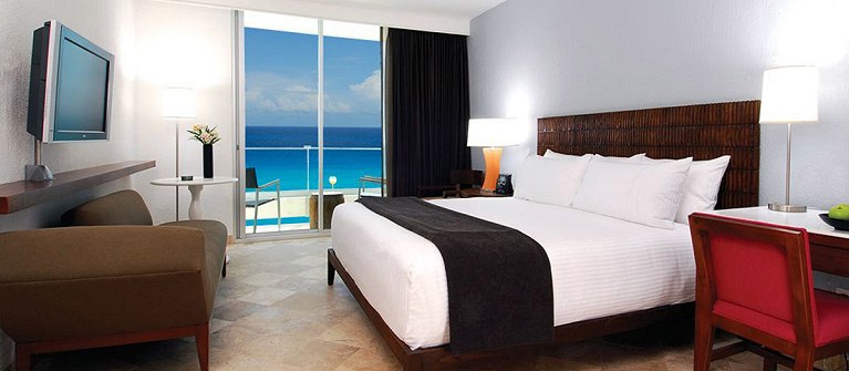 Krystal Grand Cancun