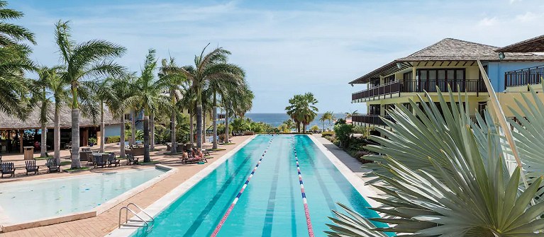 Lionsdive Beach Resort