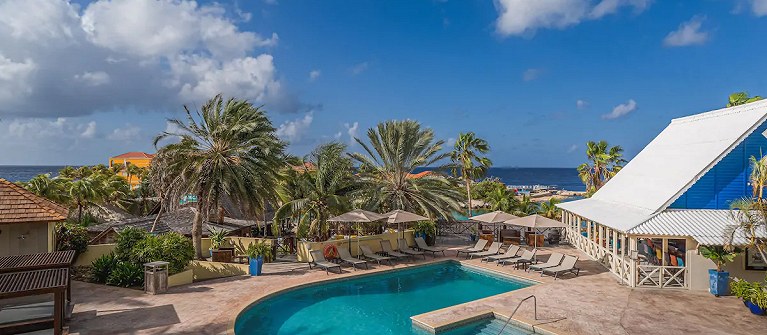 Lionsdive Beach Resort