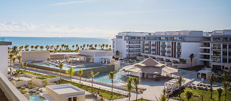 Majestic Elegance Costa Mujeres