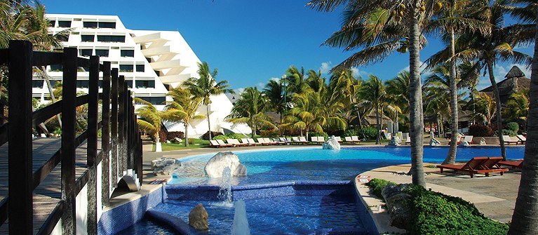 Oasis Cancun Lite