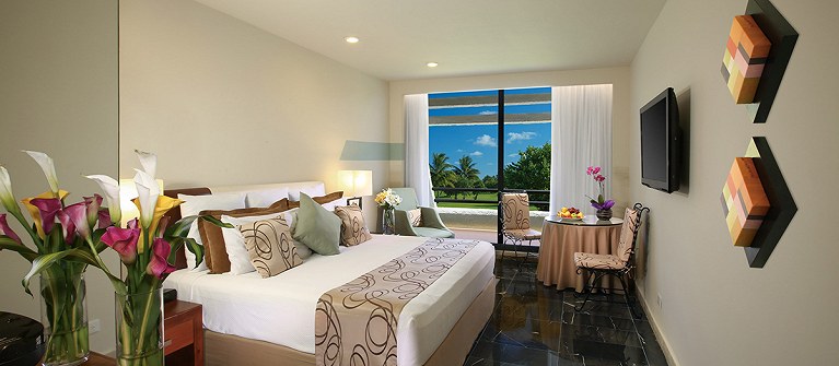 Oasis Cancun Lite