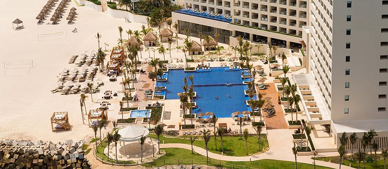 Turquoize Adult Tower At Hyatt Ziva Cancun